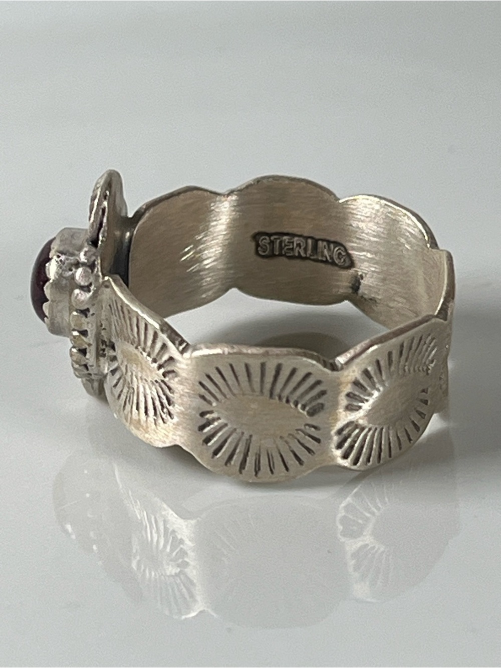 Solid Sterling Silver Southwest Purple Spiny Cigar Style Gemstone Ring Size 10.5 - Picture 5 of 11